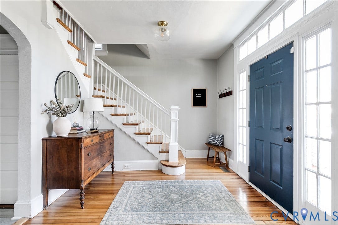 521 Northside Avenue, Highland Terrace, Richmond, VA 23222 A warm welcome with heart pine floors, natural light, and soaring 9ft ceilings