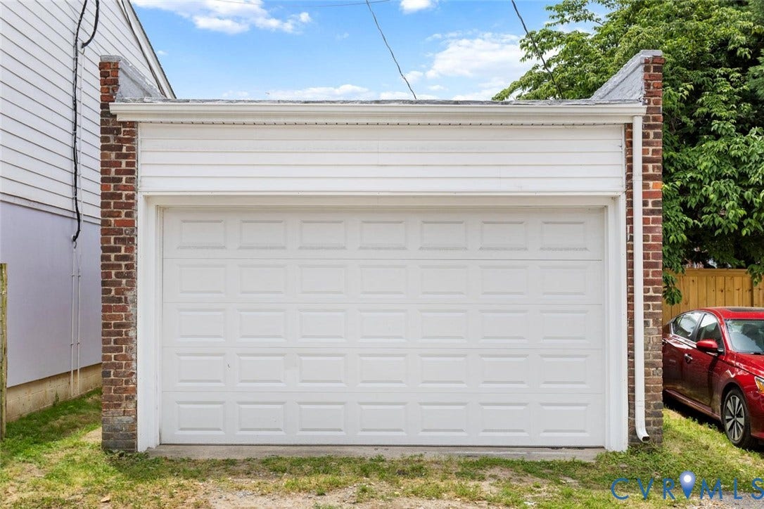 2814 W Grace Street, Museum District, Richmond, VA 23221 Rare garage!