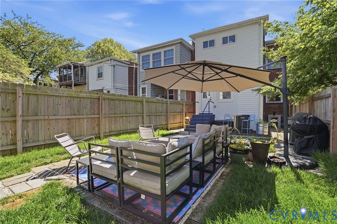 2814 W Grace Street, Museum District, Richmond, VA 23221 Gorgeous backyard that's fully fenced with paver patio