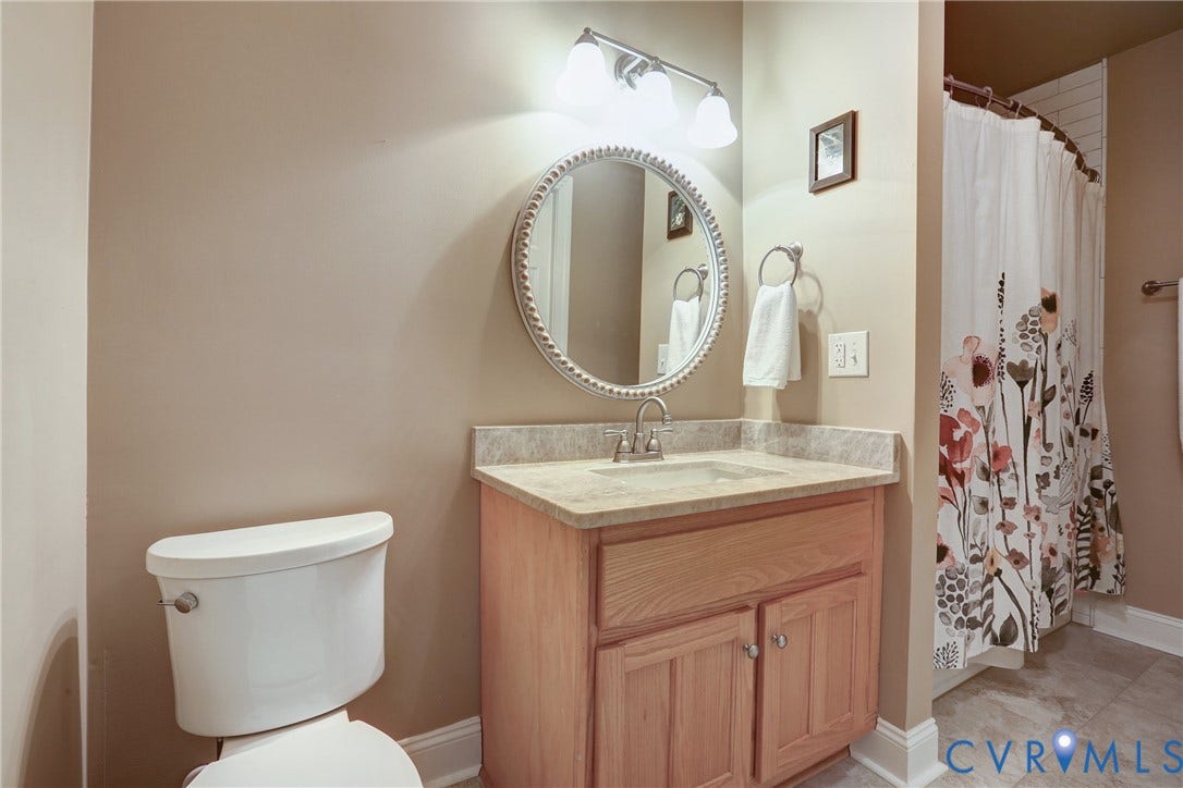 2025 Valley Springs Circle, Powhatan, VA 23139 Ensuite bath to first upstairs bedroom