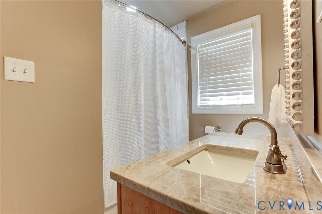 2025 Valley Springs Circle, Powhatan, VA 23139 4th full en suite bath