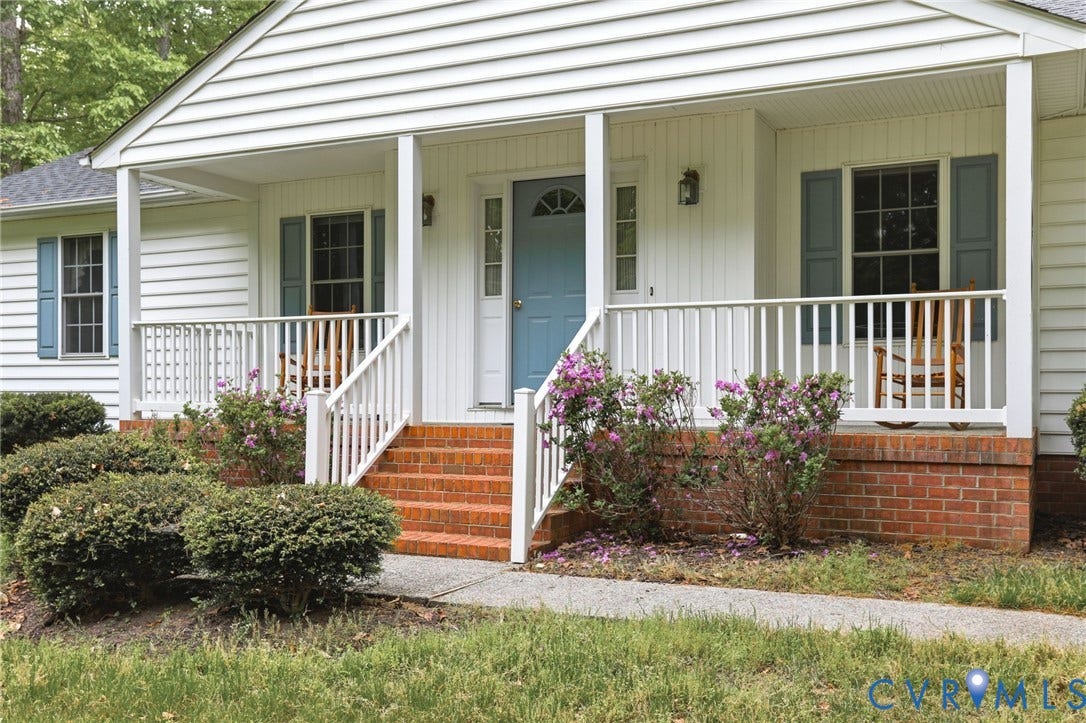 1570 Meade Point Drive, Powhatan, VA 23139 Vinyl siding, NEW roof