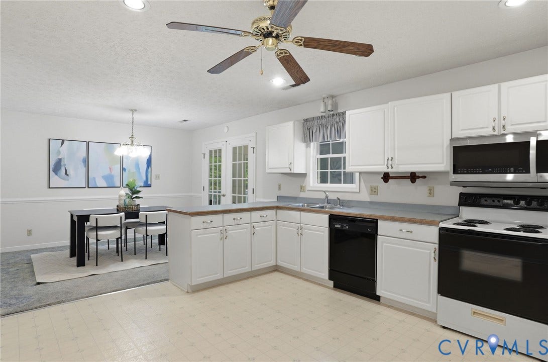 1570 Meade Point Drive, Powhatan, VA 23139 Spacious kitchen looking into dining area