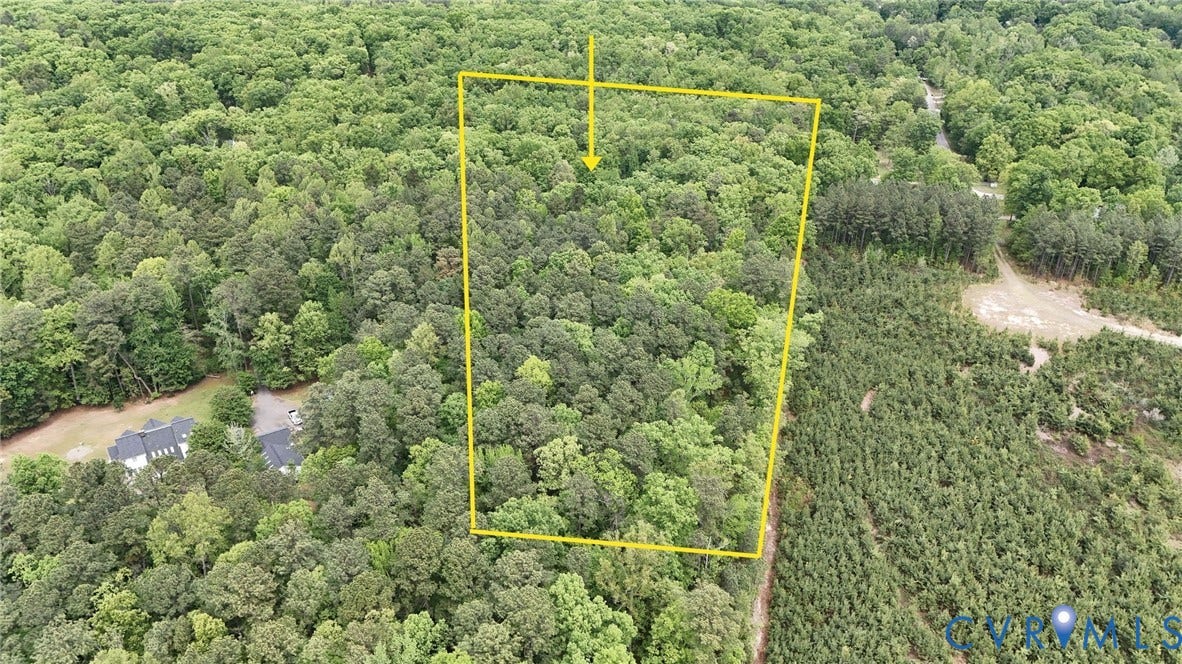 1570 Meade Point Drive, Powhatan, VA 23139 Privacy abounds, just 3.8 miles to Westchester Commons