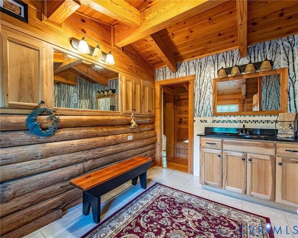 615 Riggs Road, Louisa, VA 23093 615 Riggs Road, Louisa, VA 23093