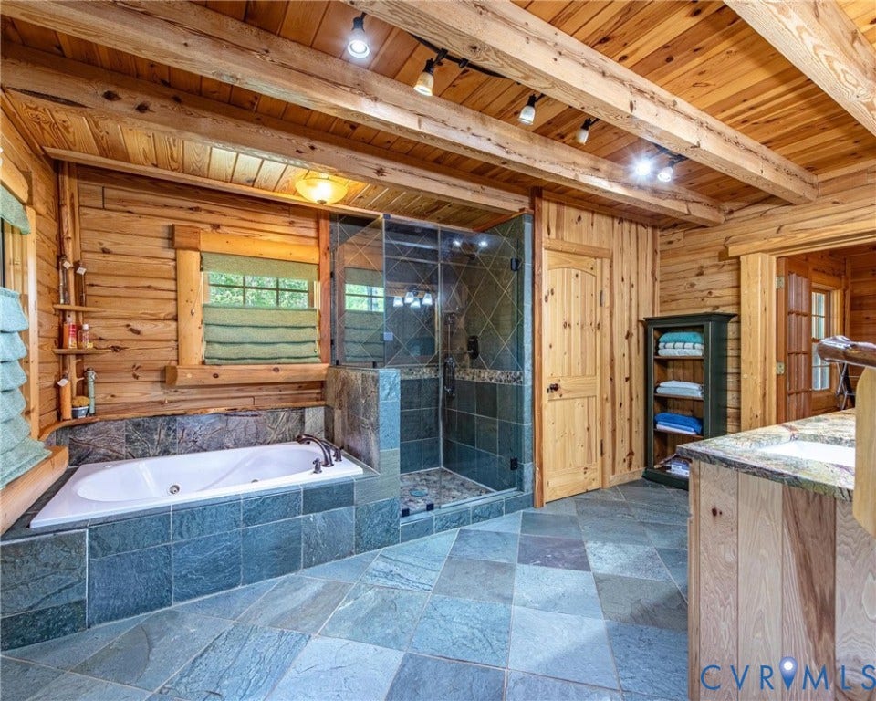 615 Riggs Road, Louisa, VA 23093 615 Riggs Road, Louisa, VA 23093