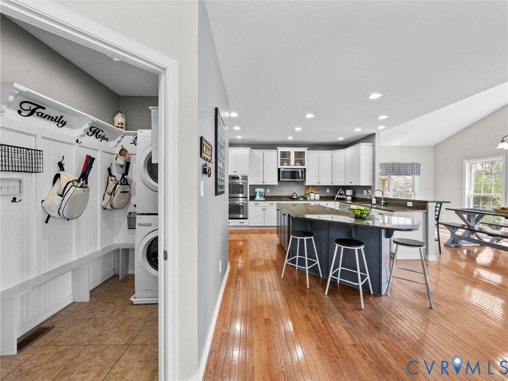 Laundry room/kitchen