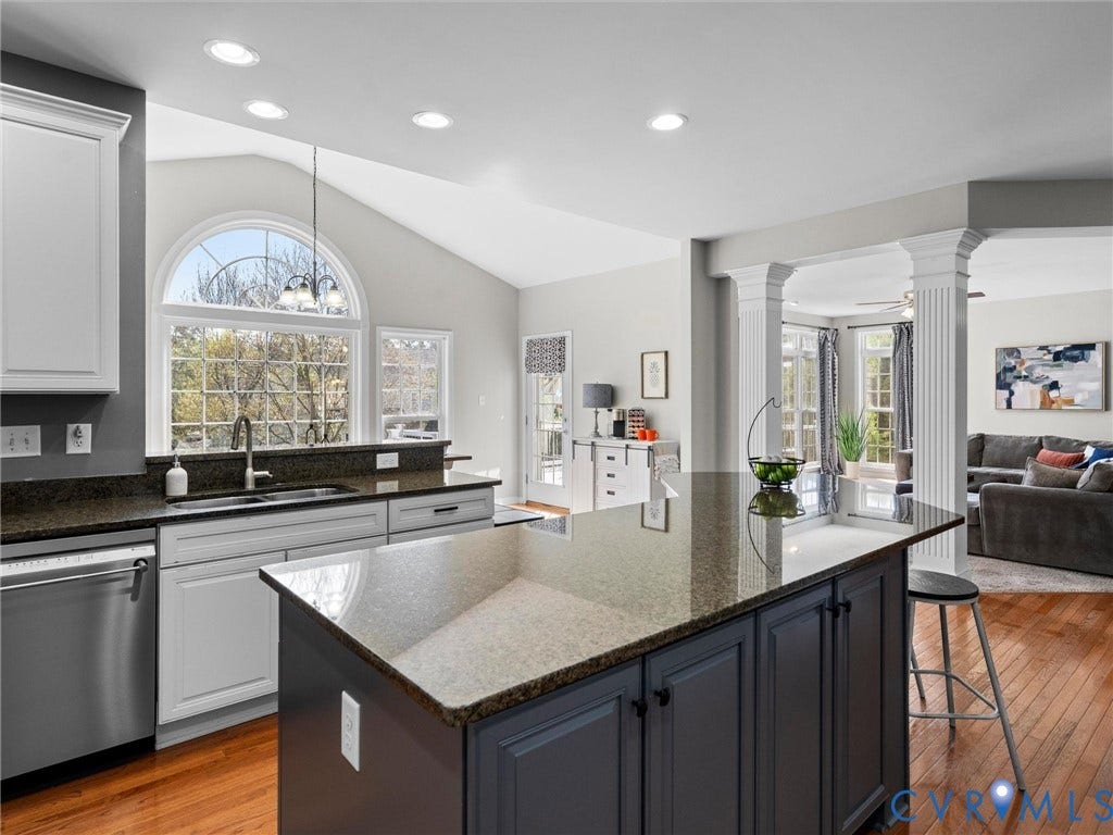 Open floor plan, kitchen, morning room and family room
