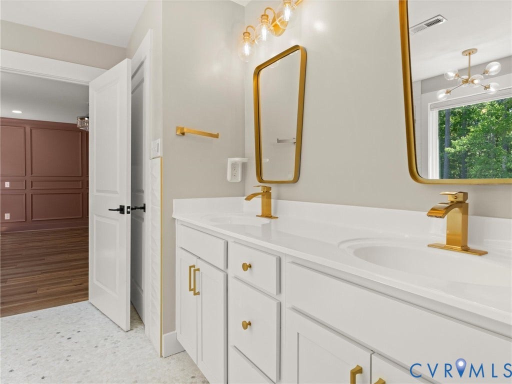 11537 Longtown Drive, Midlothian, VA 23112 11537 Longtown Drive, Midlothian, VA 23112