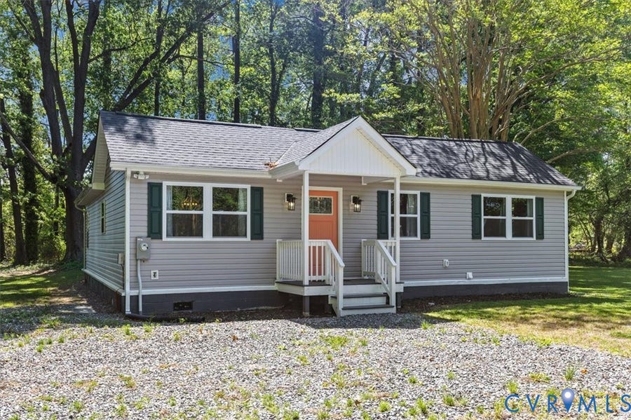 Property photo for 660 Johns Neck Road, Weems, VA