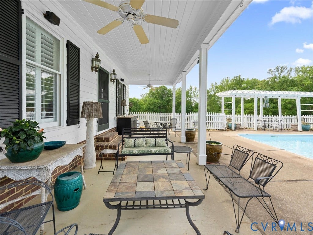POOL HOUSE FRONT PORCH