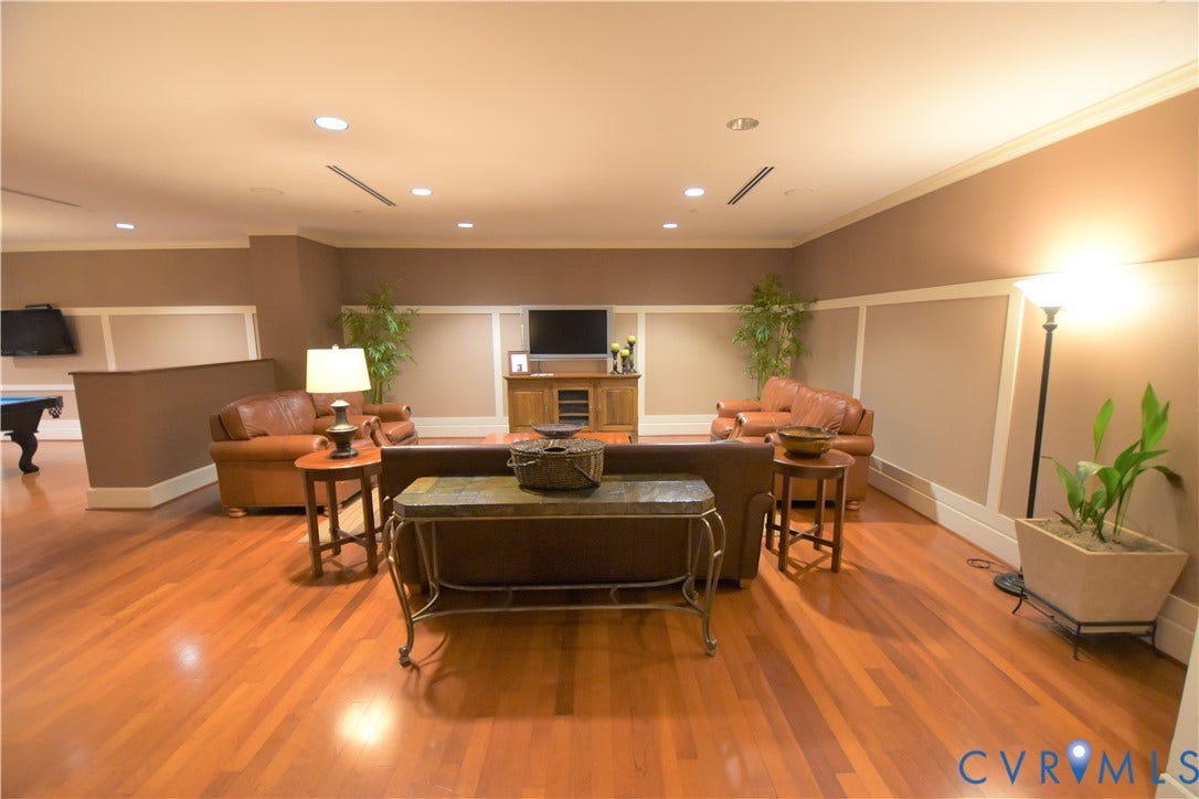 301 Virginia Street, #U804, Downtown, Richmond, VA 23219 Entertain your friends in the large Club Room.