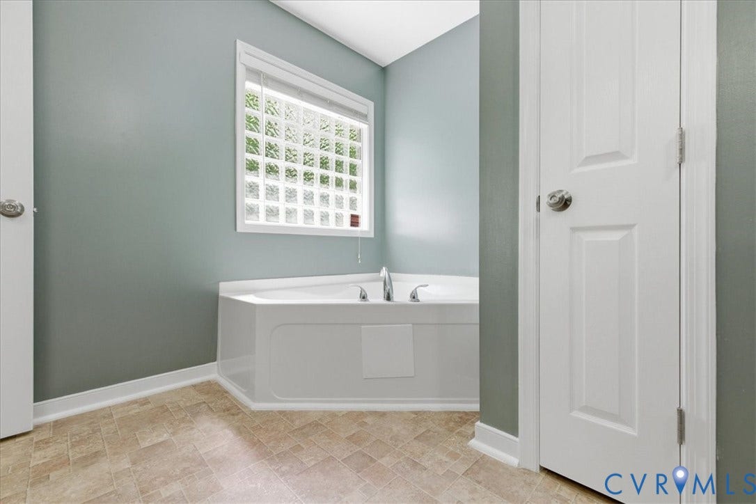 6300 Oak Arbor Court, Chester, VA 23831