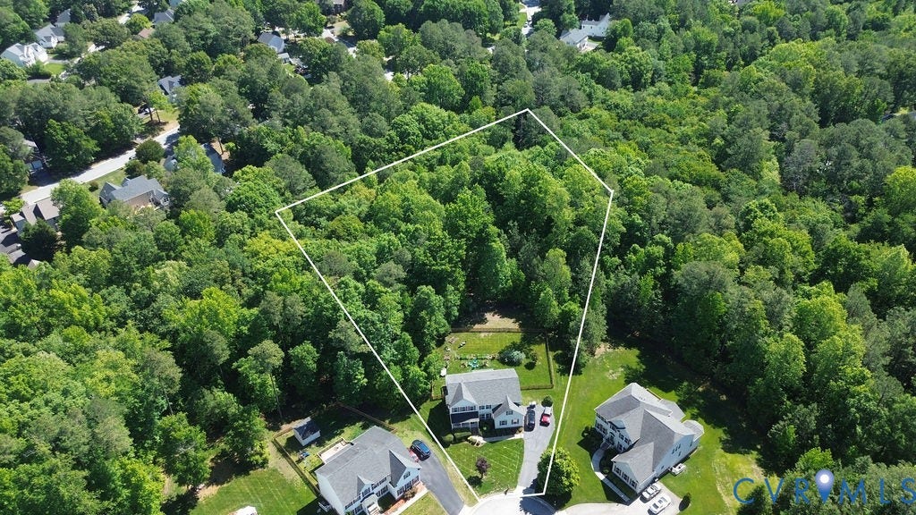 5106 Timsbury Pointe Drive, Timsbury Pointe, Chesterfield, VA 23831 Property line is approximate. For exact measurements, have a survey done.