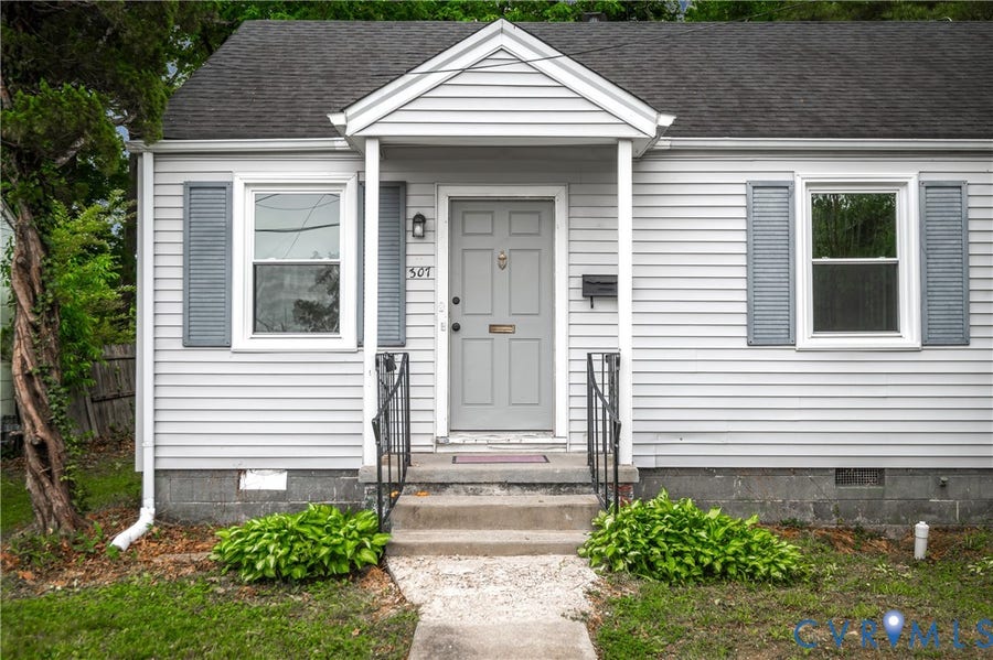 Property photo for 307 Roanoke, Colonial Heights, VA