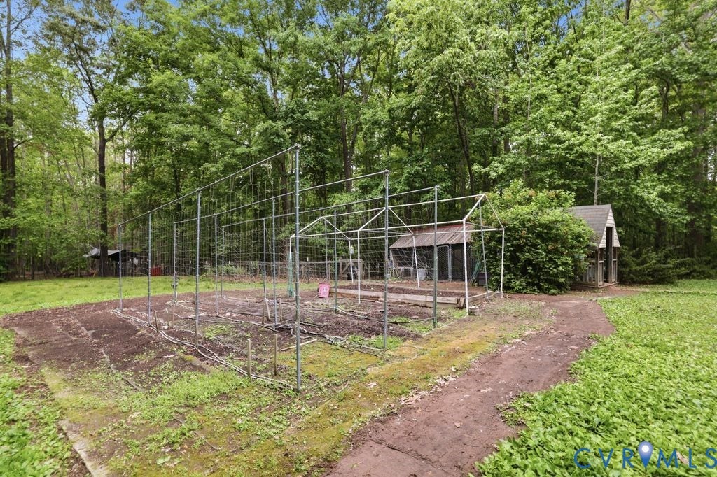 1061 Turkey Ridge Drive, Powhatan, VA 23120 for climbing garden vines and an enclosure for chickens