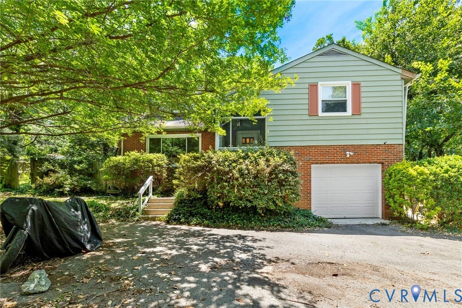 Property photo for 7901 Lake Shore Court, North Chesterfield, VA