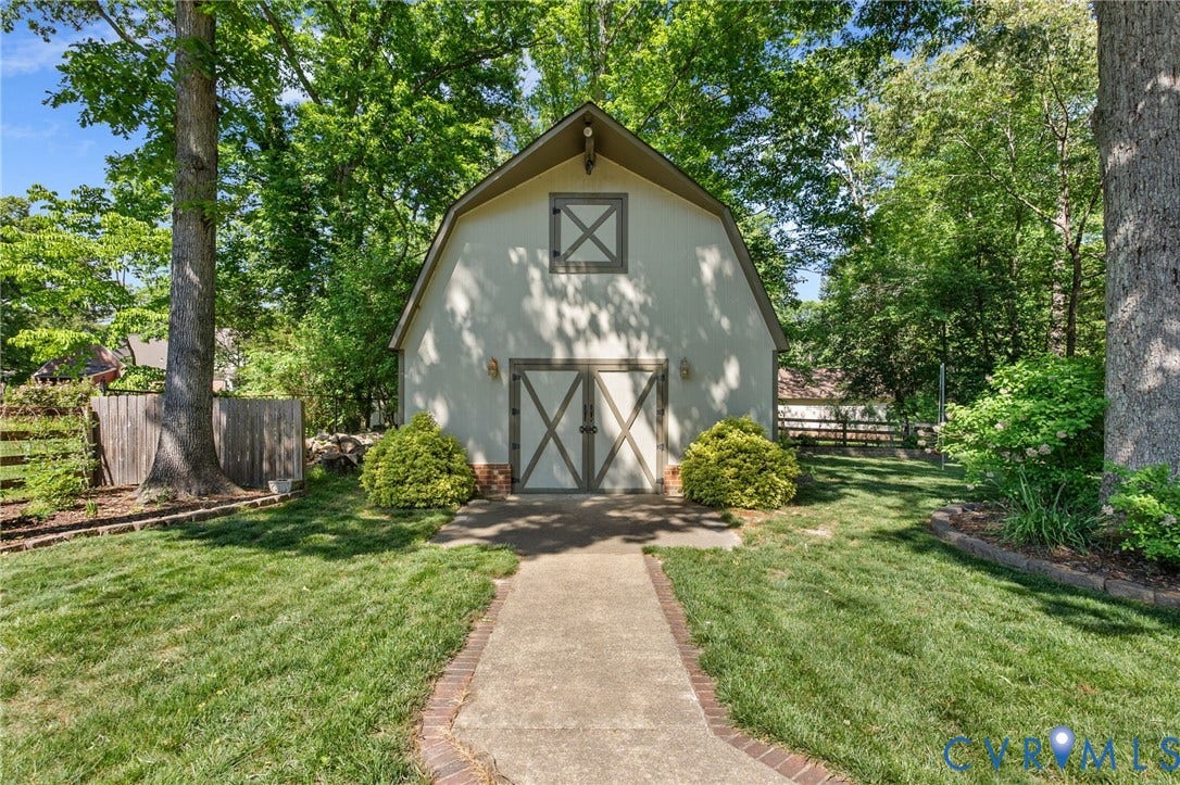2 story barn