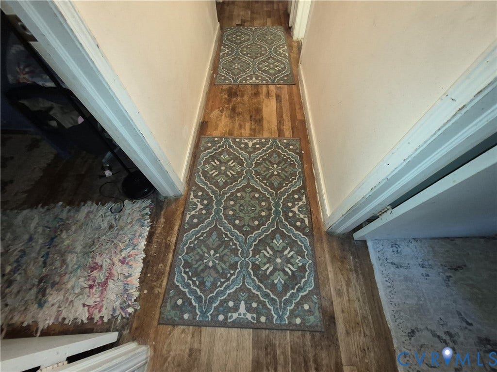 3818 Cedar Grove Road, Richmond, VA 23235 1st level hallway