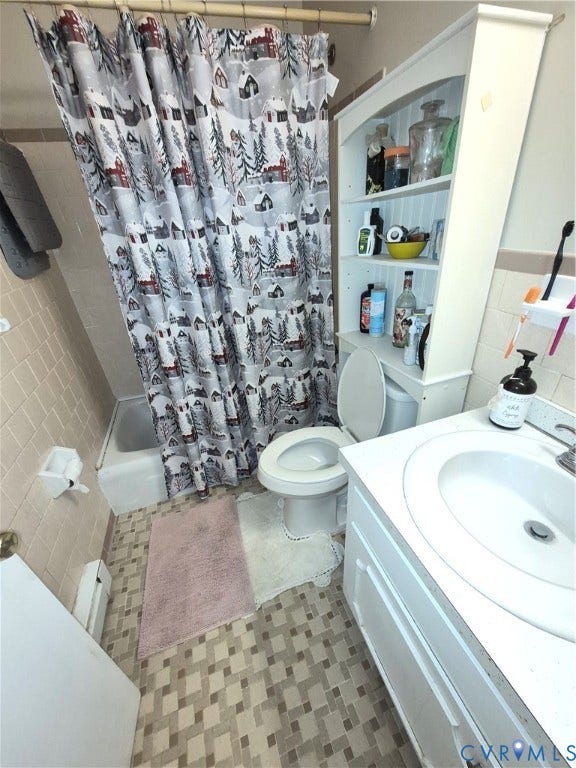 3818 Cedar Grove Road, Richmond, VA 23235 1st level full bathroom
