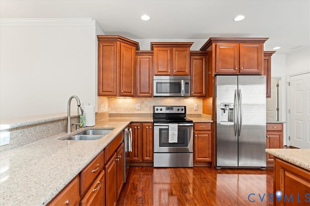 934 Morattico Circle, CrossRidge, Glen Allen, VA 23060 Upgraded cabinetry and granite! Stainless appliances, Refrigerator conveys!