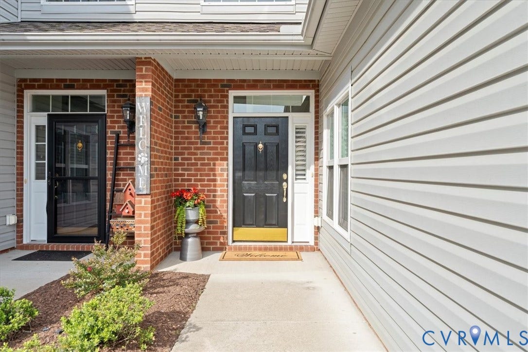 934 Morattico Circle, CrossRidge, Glen Allen, VA 23060 Plenty of warm sunshine in the afternoons.