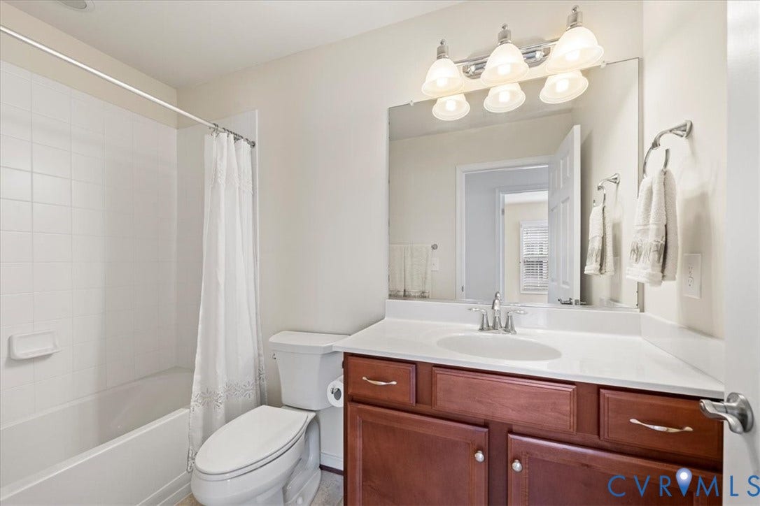 934 Morattico Circle, CrossRidge, Glen Allen, VA 23060 Full bath upstairs for Bedroom's 2&3