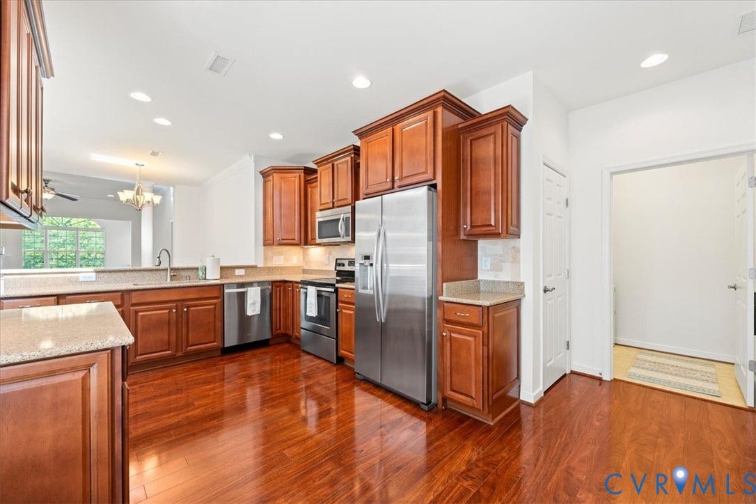 934 Morattico Circle, CrossRidge, Glen Allen, VA 23060 Upgraded cabinetry and granite! Stainless appliances, Refrigerator conveys!