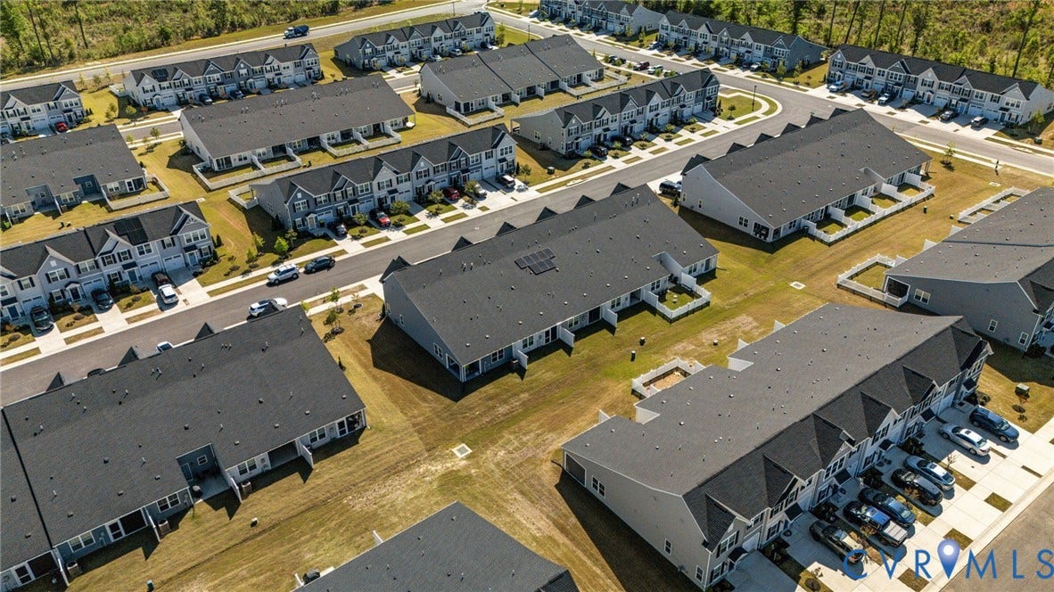 7236 George Wythe Lane, Summer Maple, New Kent, VA 23124 Newly constructed residential development featuring multiple townhome-style buildings