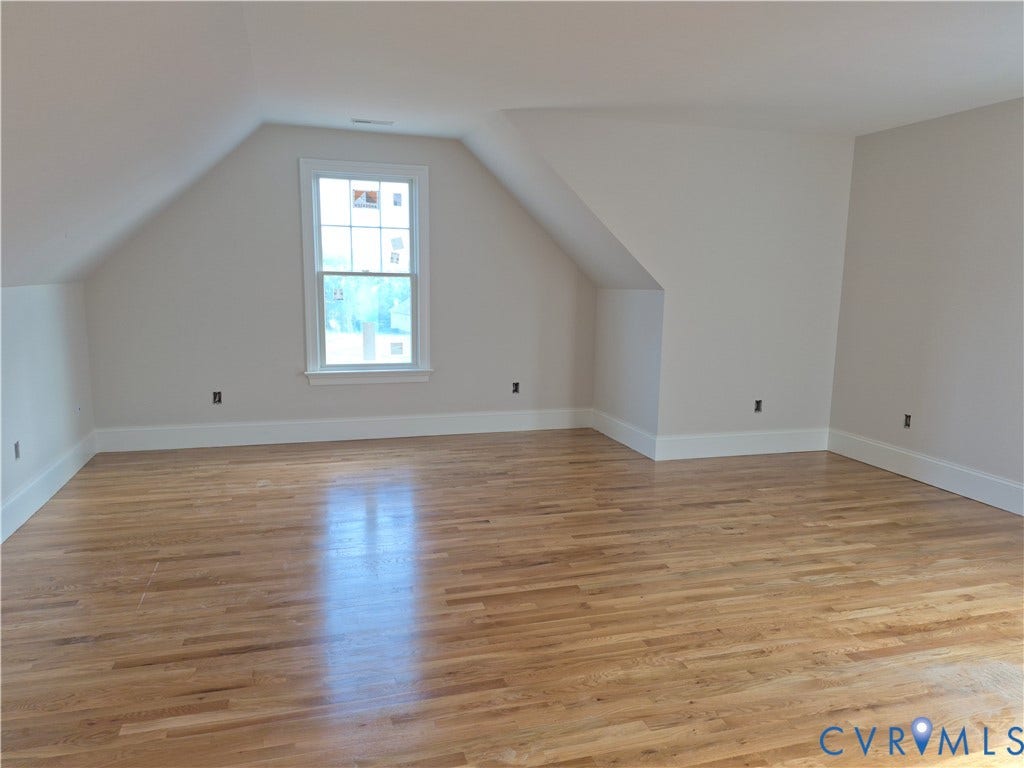 1554 Smokey Ridge Road, Breeze Hill, Maidens, VA 23102 Up bedrooms with wood floors