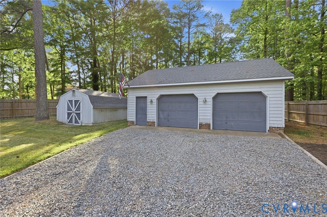 10410 Leander Drive, Glen Allen, VA 23060 10410 Leander Drive, Glen Allen, VA 23060