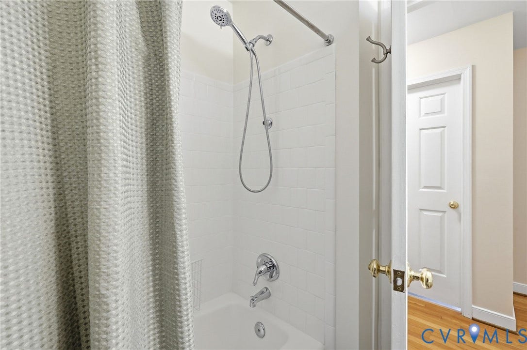 10410 Leander Drive, Glen Allen, VA 23060 10410 Leander Drive, Glen Allen, VA 23060