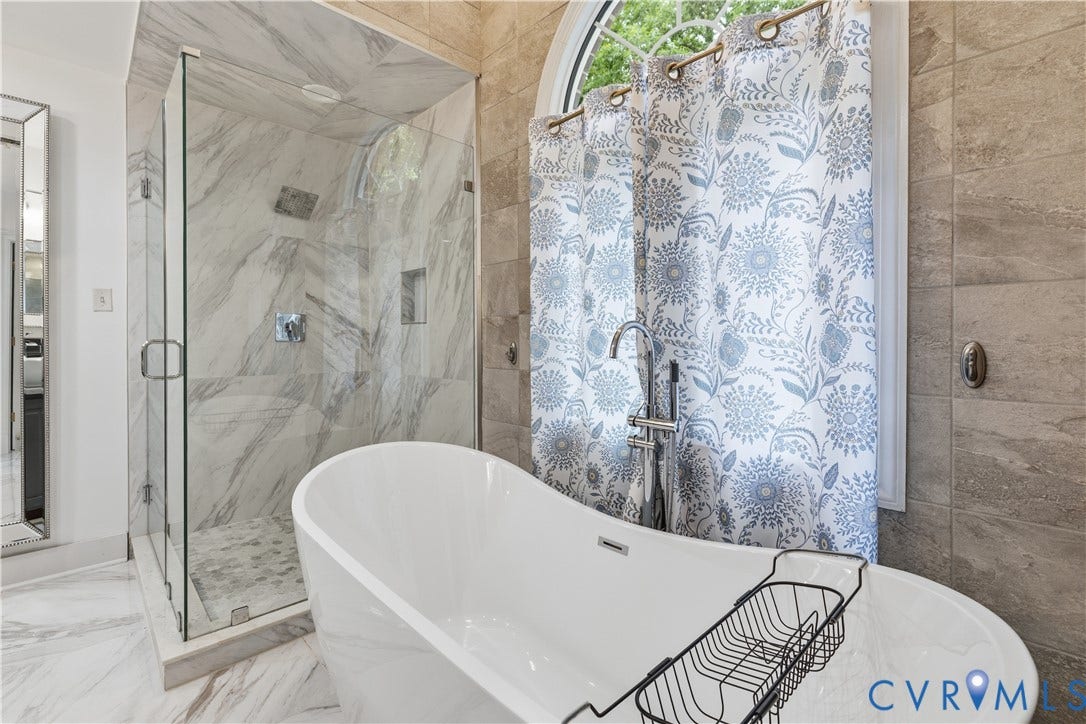9803 Gates Bluff Drive, Gates Bluff, Chesterfield, VA 23832 Freestanding soaking tub with floor-mounted faucet