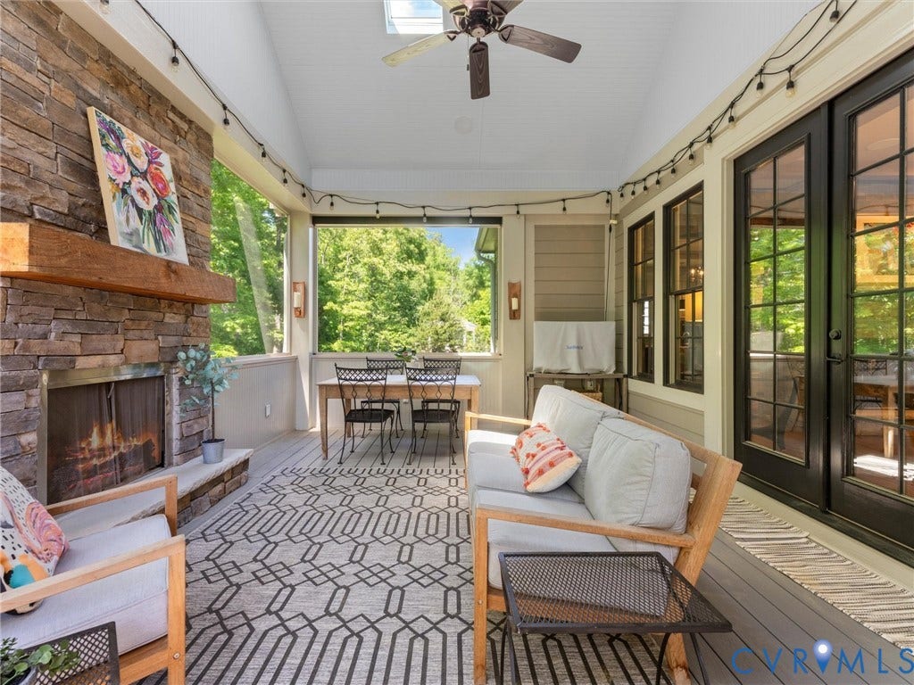16131 Binley Road, Hallsley, Midlothian, VA 23112 Screened-in rear porch.