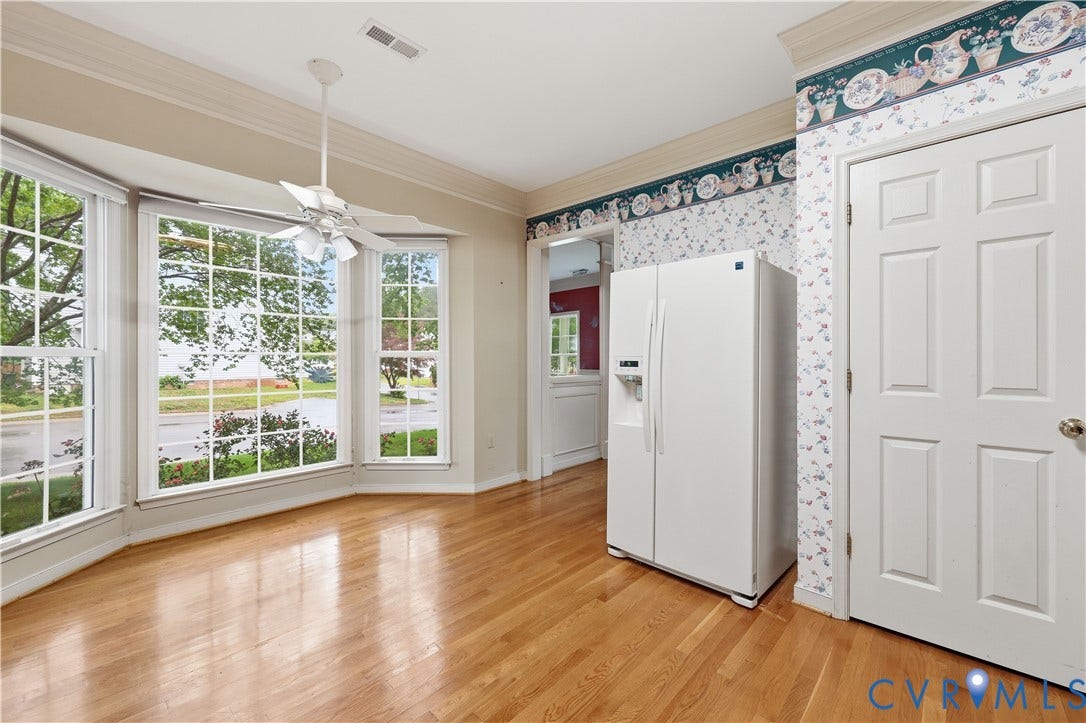 2625 Park Green Way, Glen Allen, VA 23060 Huge triple bay windows