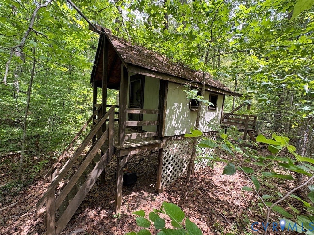 208 Johnson Mill Lane, Hopeful Church Road, Bumpass, VA 23024 Playhouse