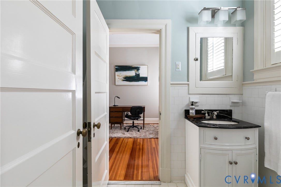 1808 Park Avenue, The Fan District, Richmond, VA 23220 Ensuite between Bedroom 3 and Bedroom 4