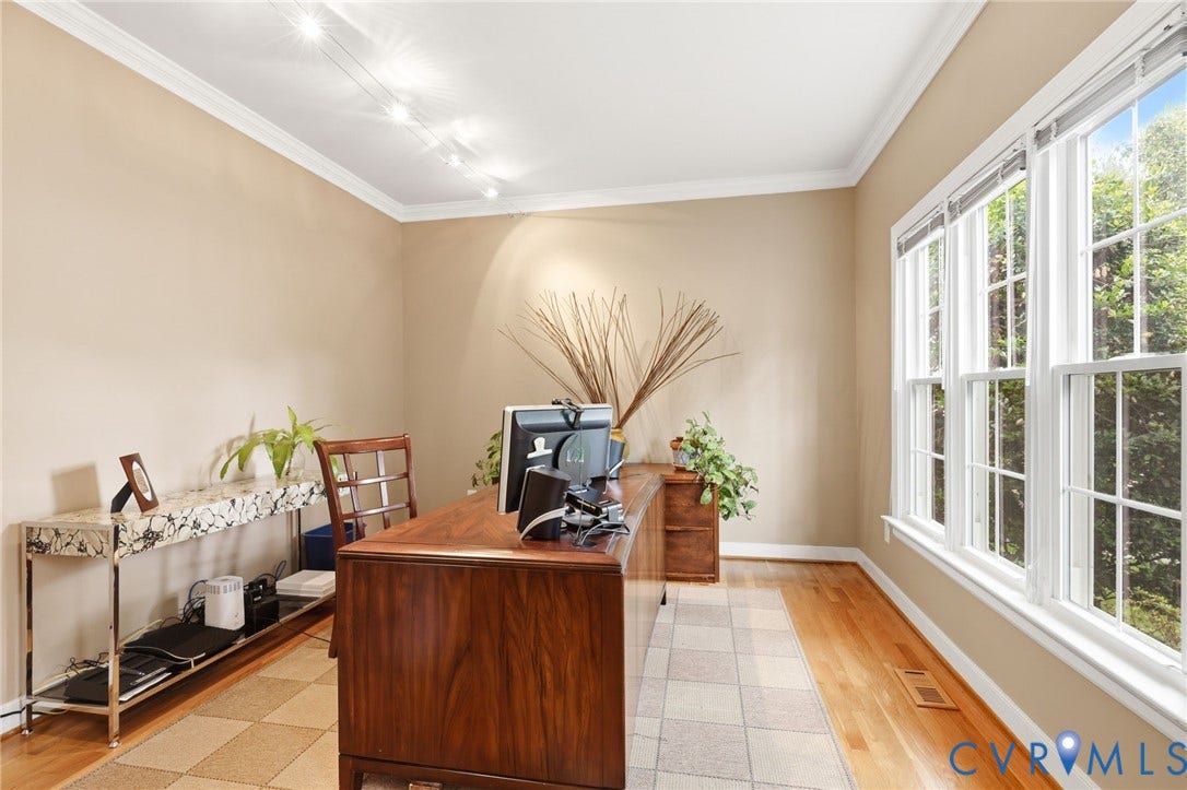 6001 Abington Park Drive, Glen Allen, VA 23059 Great flex space for office, study, reading room - you pick