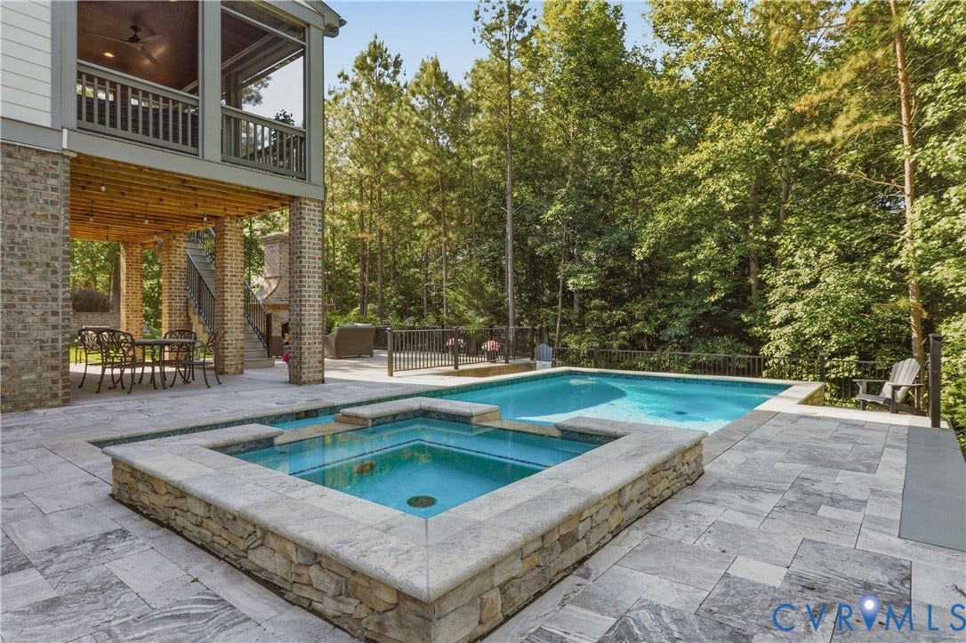 16219 Maple Hall Drive, Midlothian, VA 23113 hot tub with pool