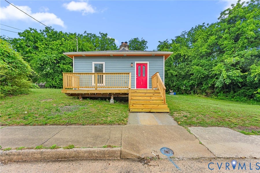 Property photo for 917 Lee Avenue, Petersburg, VA