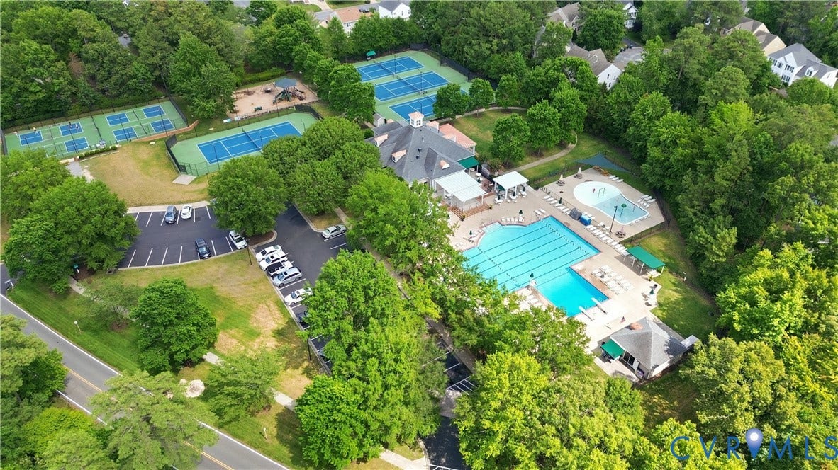 12400 Chadsworth Place, Wyndham, Glen Allen, VA 23059 Community recreation area featuring a large swimming pool, a separate children's splash pad, multiple tennis courts, and a playground