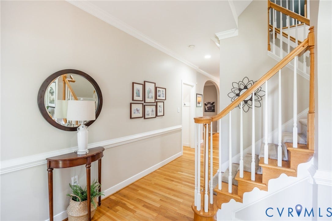 5541 Summer Creek Way, Millstone, Glen Allen, VA 23059 Enter the home to open foyer with hardwoods throughout.