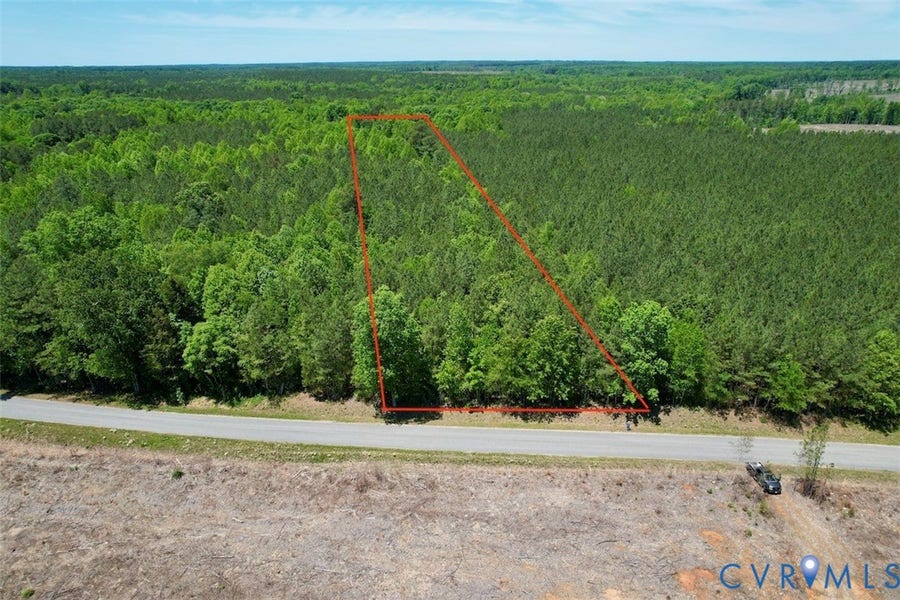 Property photo for 600 Red Oak Road, Alberta, VA