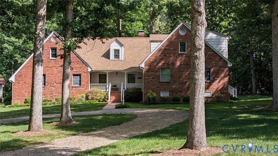 Property photo for 1901 Swamp Fox Road, Midlothian, VA