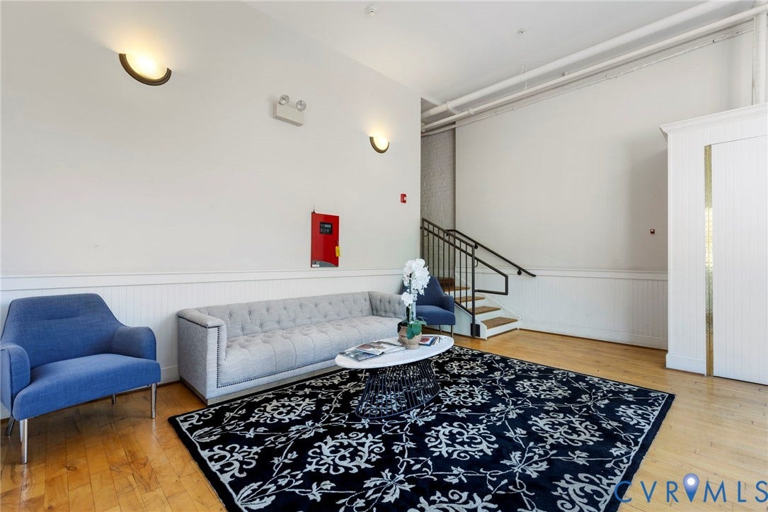 407 S Cherry Street, #U202, Oregon Hill, Richmond, VA 23220 Common area at entrance