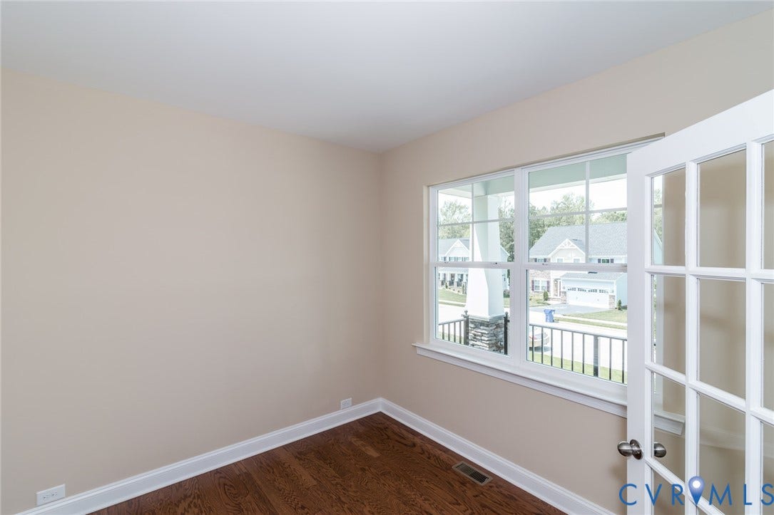 This home is to be built. The photo represents the plan, not the actual home.