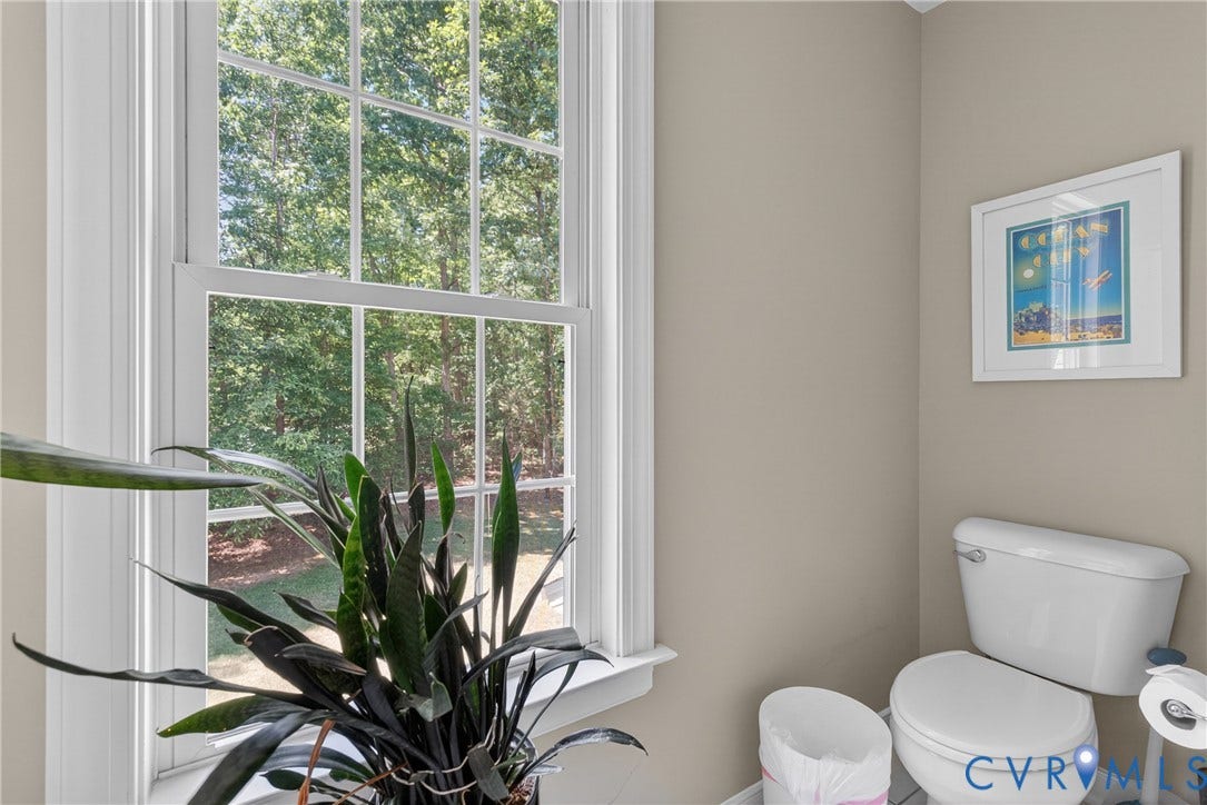 1830 Blackwood Drive, Maidens, VA 23102 Jack and Jill bathroom