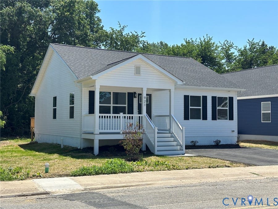 Property photo for 921 Jackson Street, Colonial Beach, VA