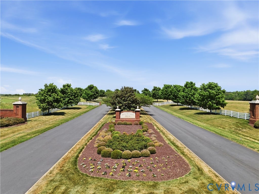 14849 Elliot Ridge Way, Glen Allen, VA 23059 Mountain Run/Federal Club Entrance