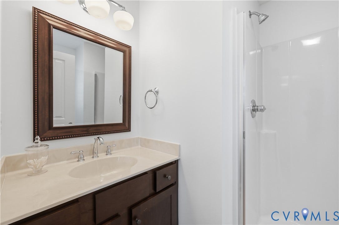 14849 Elliot Ridge Way, Glen Allen, VA 23059 Bedroom 4 Full Bathroom